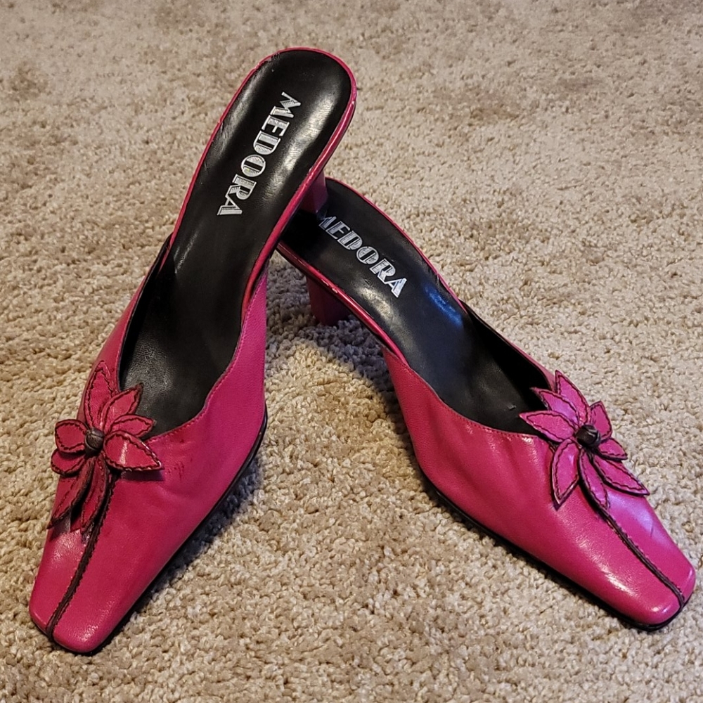 Shoes - Picture 15 of 16